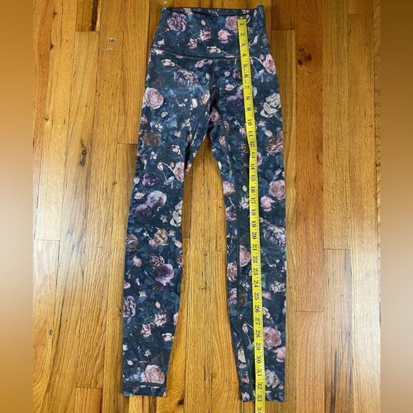 Lululemon Wunder Under High-Rise
Tight *Full-On Luxtreme 28"
Frosted Rose Multi - Picture 6 of 10